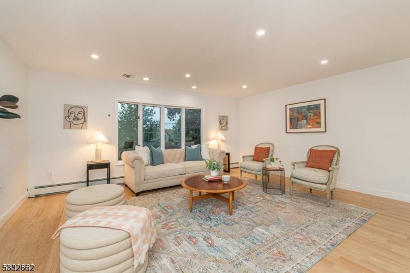 Carlstadt Boro, NJ 07072,409 Washington St