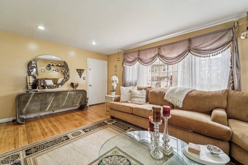 North Arlington Boro, NJ 07031,70 York Rd