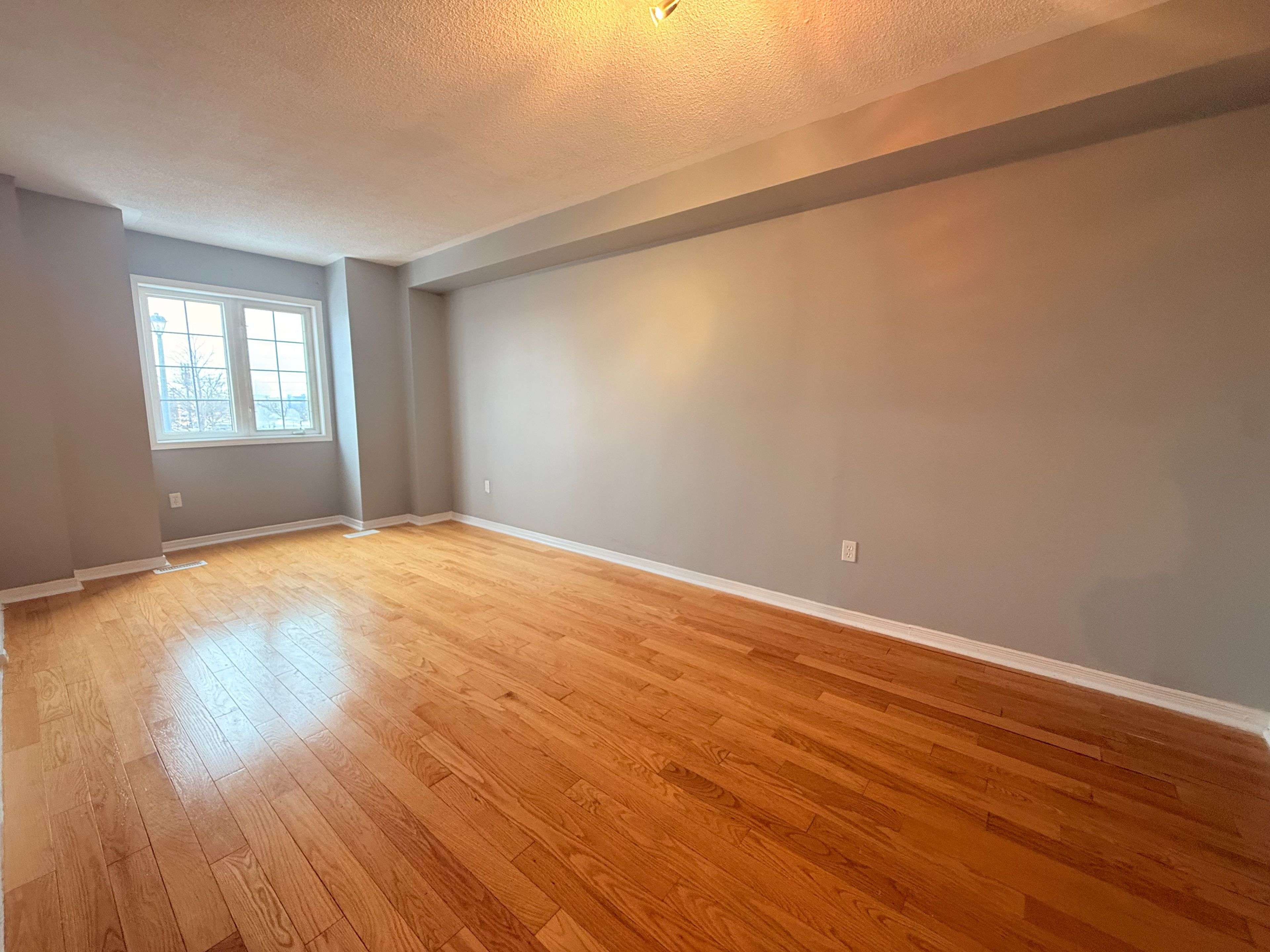 Mississauga, ON L5R 0B5,5727 Retreat ST