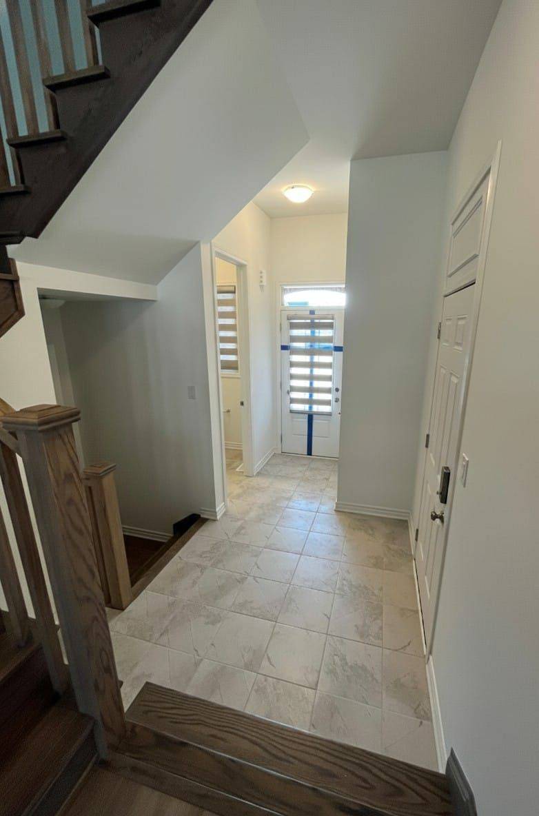 Milton, ON L9E 1Y6,1633 Thames CIR