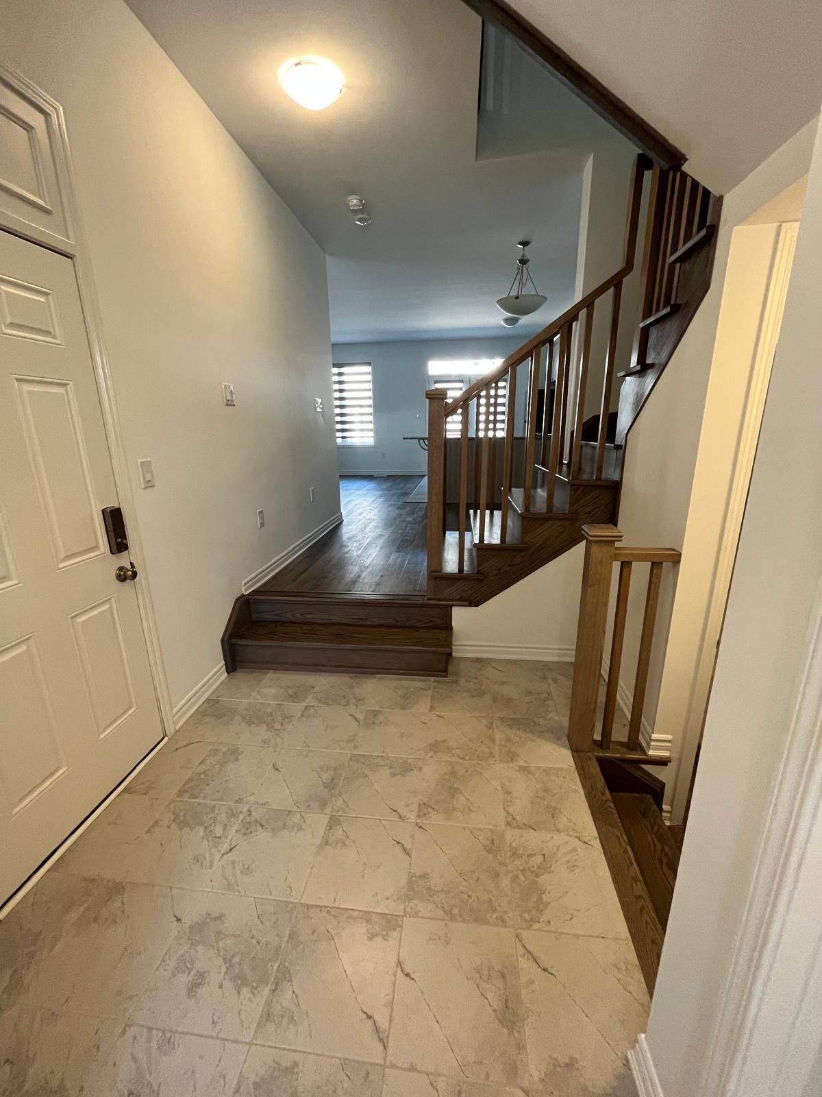 Milton, ON L9E 1Y6,1633 Thames CIR