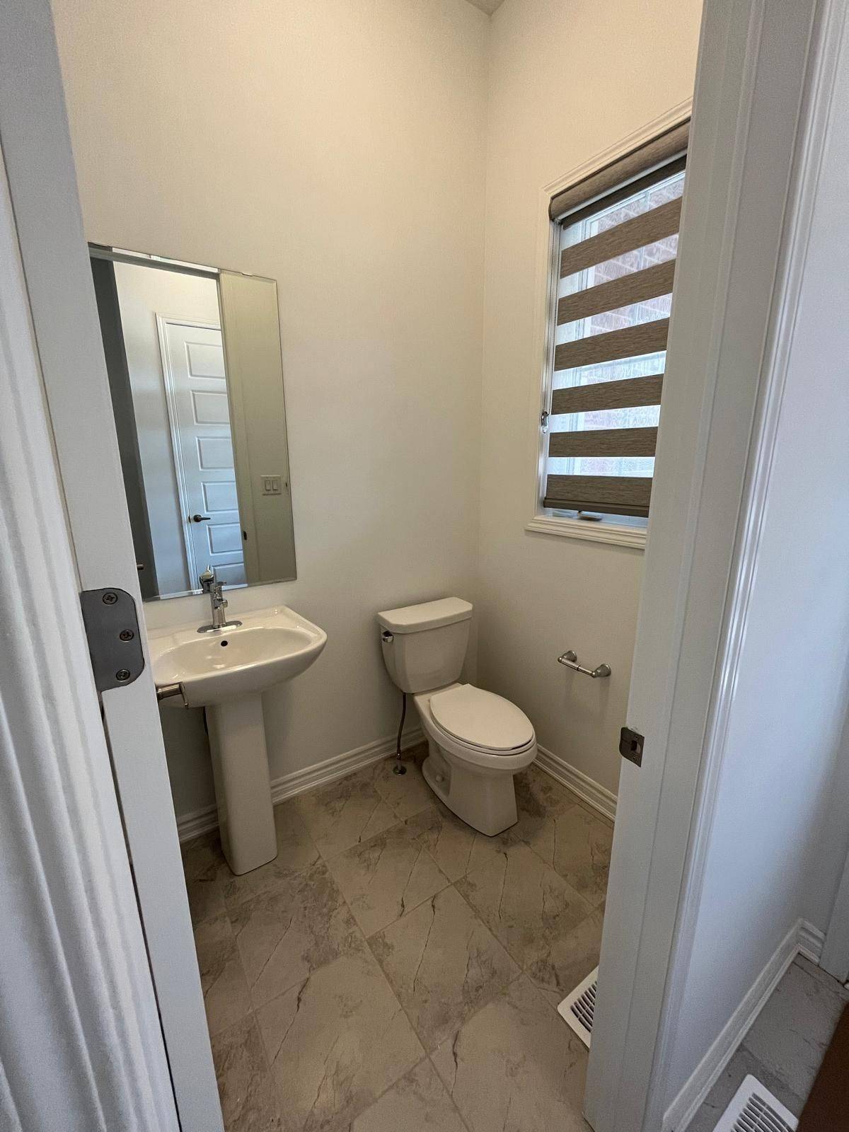 Milton, ON L9E 1Y6,1633 Thames CIR