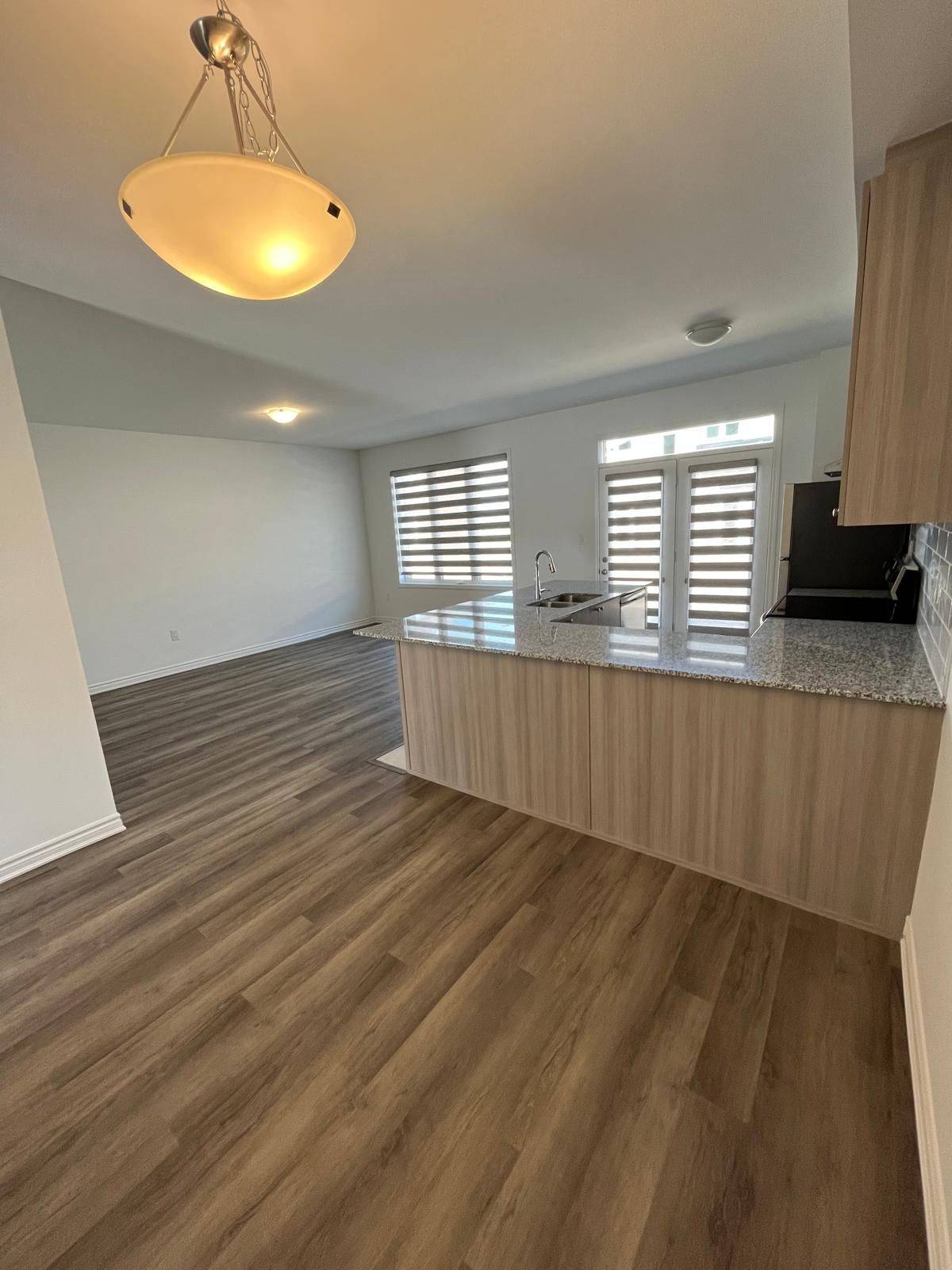 Milton, ON L9E 1Y6,1633 Thames CIR