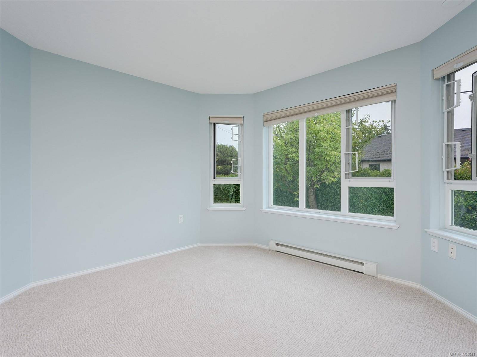 Saanich, BC V8P 5T2,1521 Church Ave #206