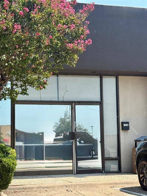 Hurst, TX 76053,1212 Melbourne Road