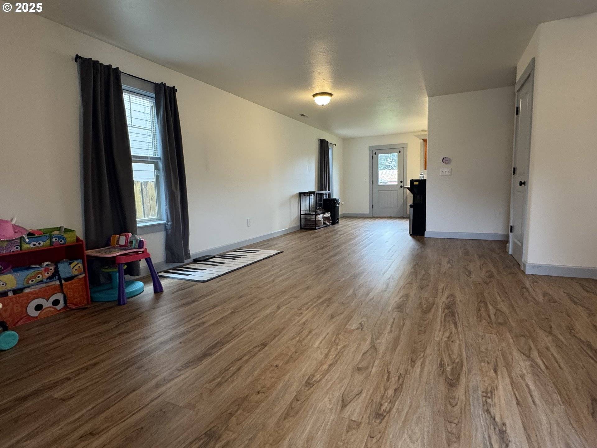 Sheridan, OR 97378,220 SE HOPE CT