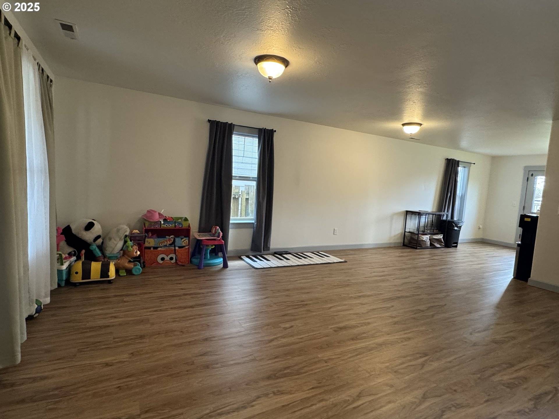 Sheridan, OR 97378,220 SE HOPE CT