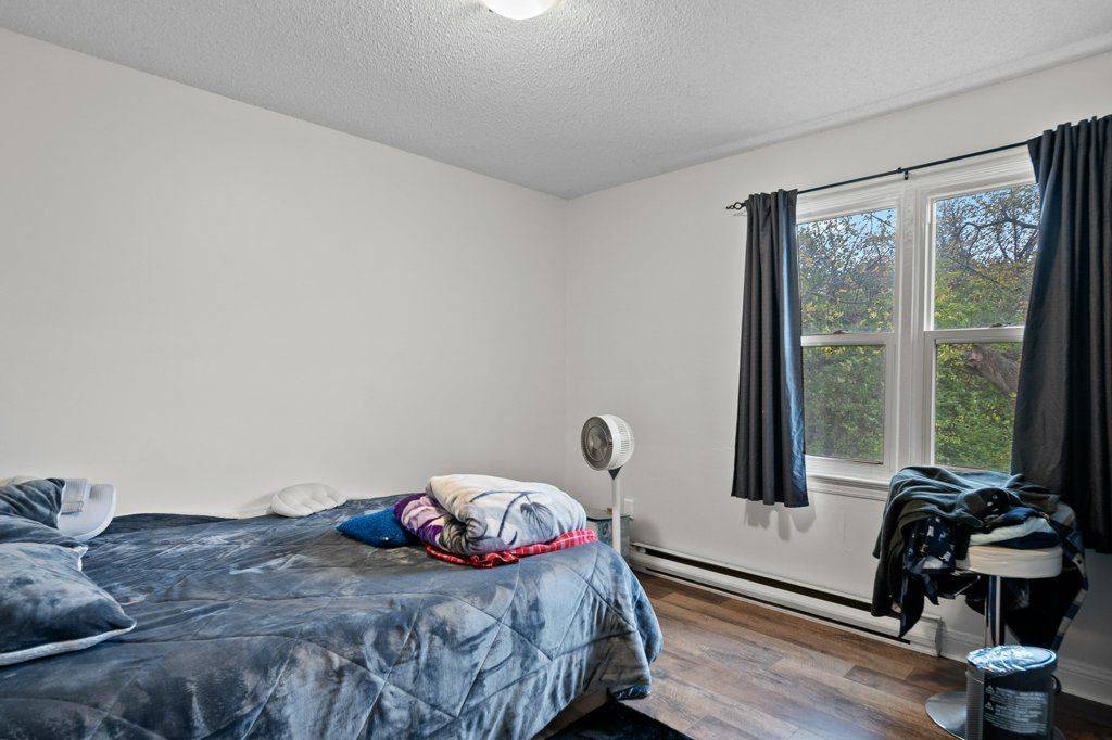 Kingston, ON K7M 3E2,1348 Princess ST