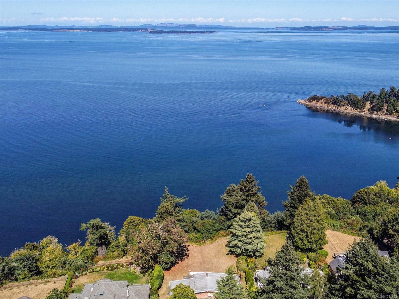 Saanich, BC V8N 3L7,4598 Torquay Dr