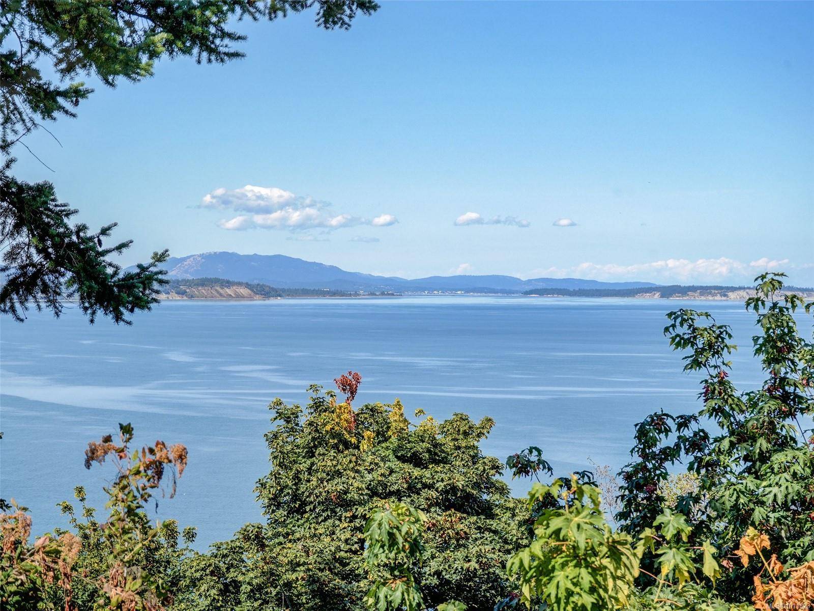 Saanich, BC V8N 3L7,4598 Torquay Dr