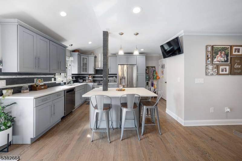 Rahway City, NJ 07065,800 Nicholas Pl