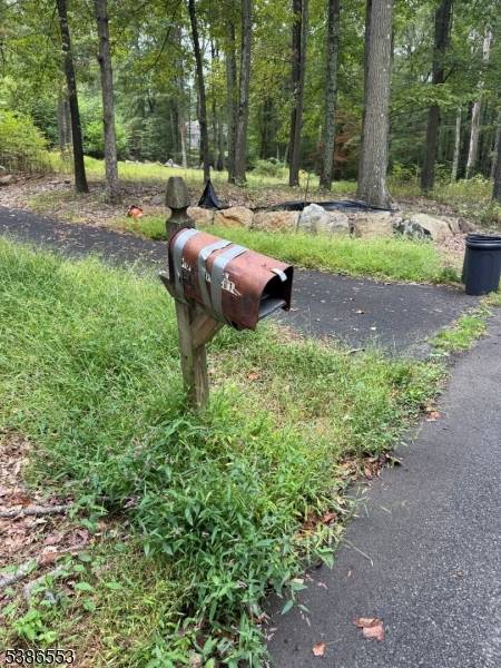 Mendham Twp., NJ 07945,33 Calais Rd