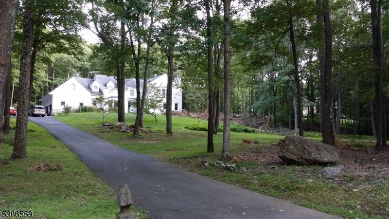 Mendham Twp., NJ 07945,33 Calais Rd