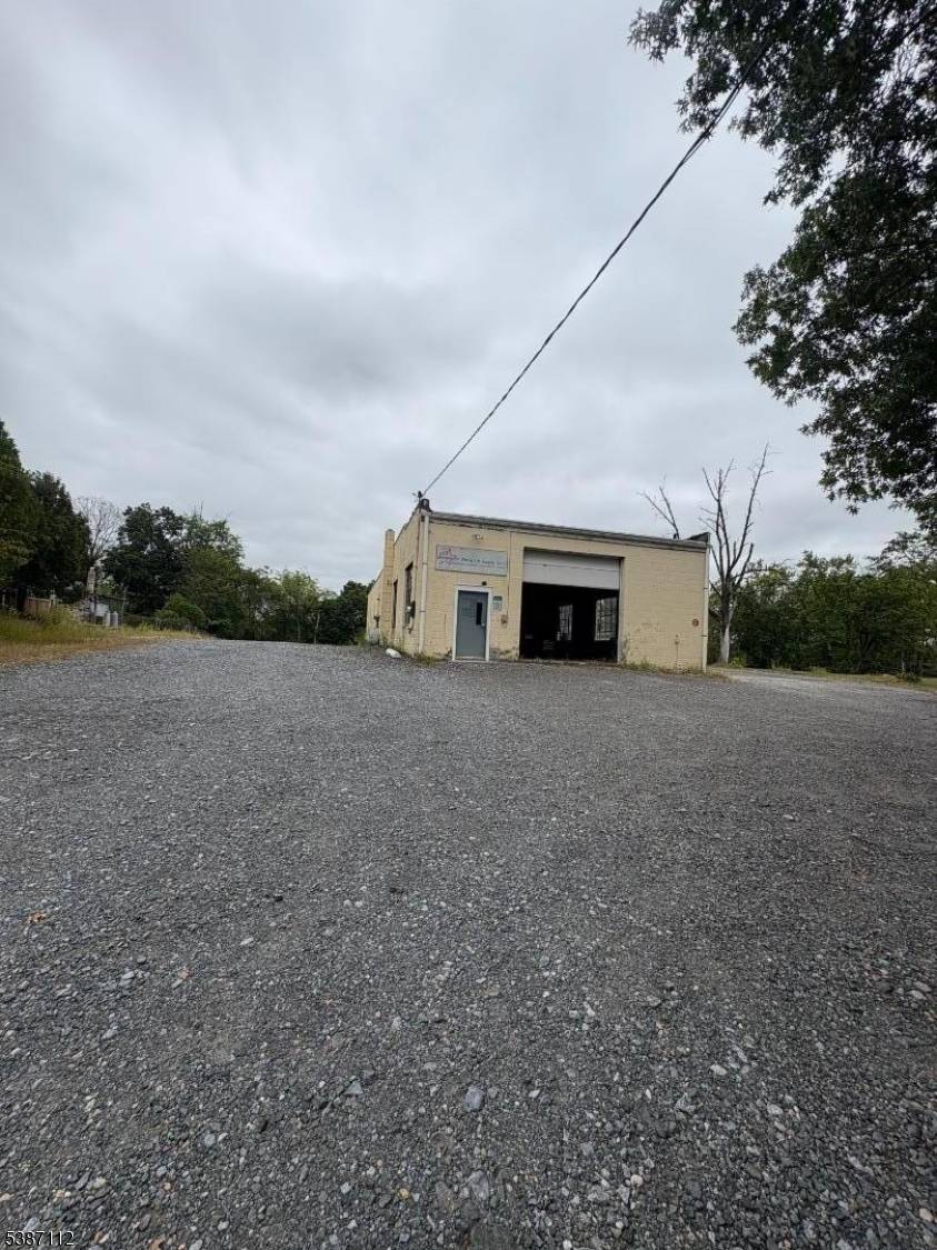 Flemington Boro, NJ 08822,18 Allen St