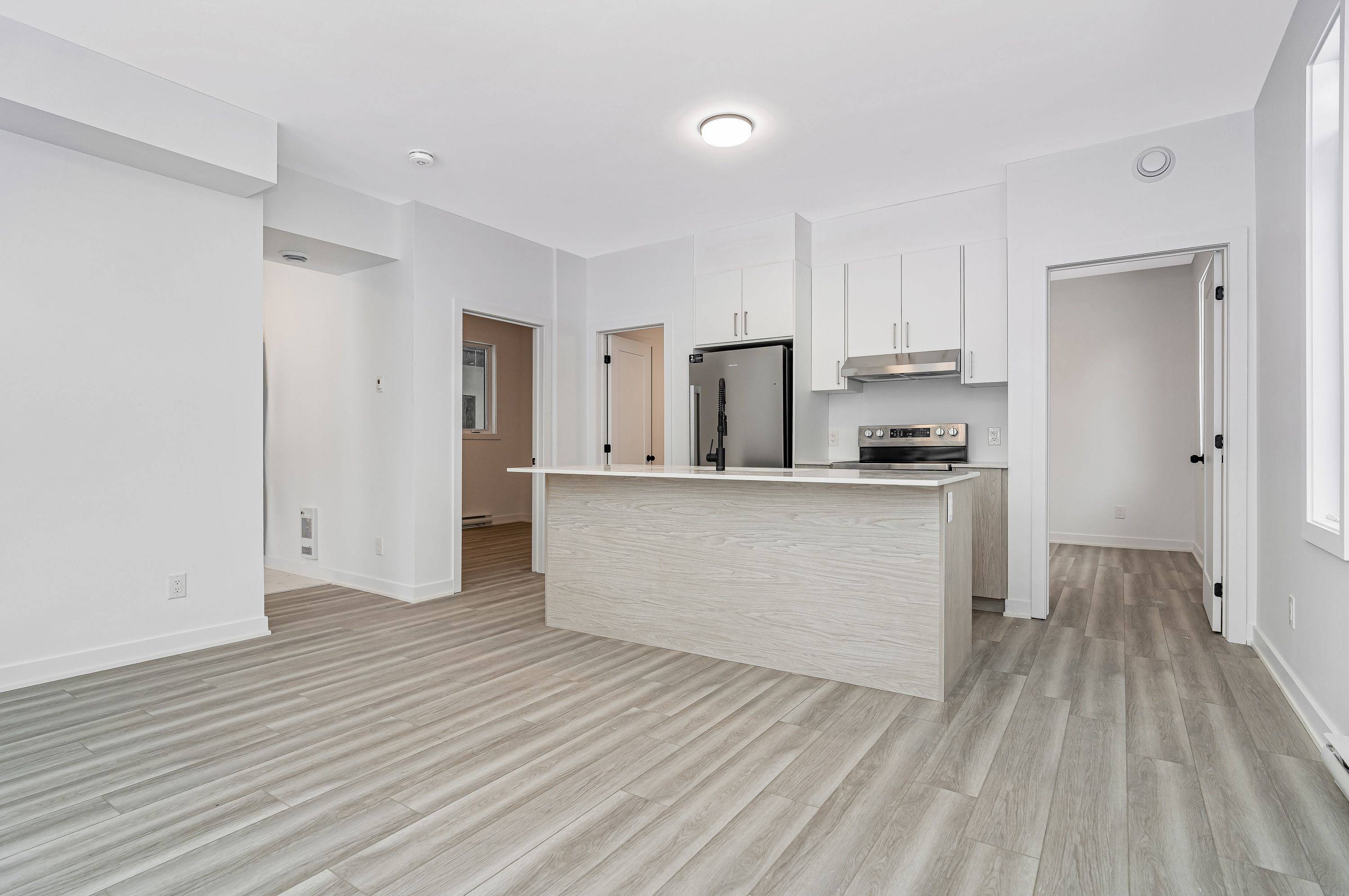 Cyrville - Carson Grove - Pineview, ON K1B 3P2,1369 Louis LN #Unit B