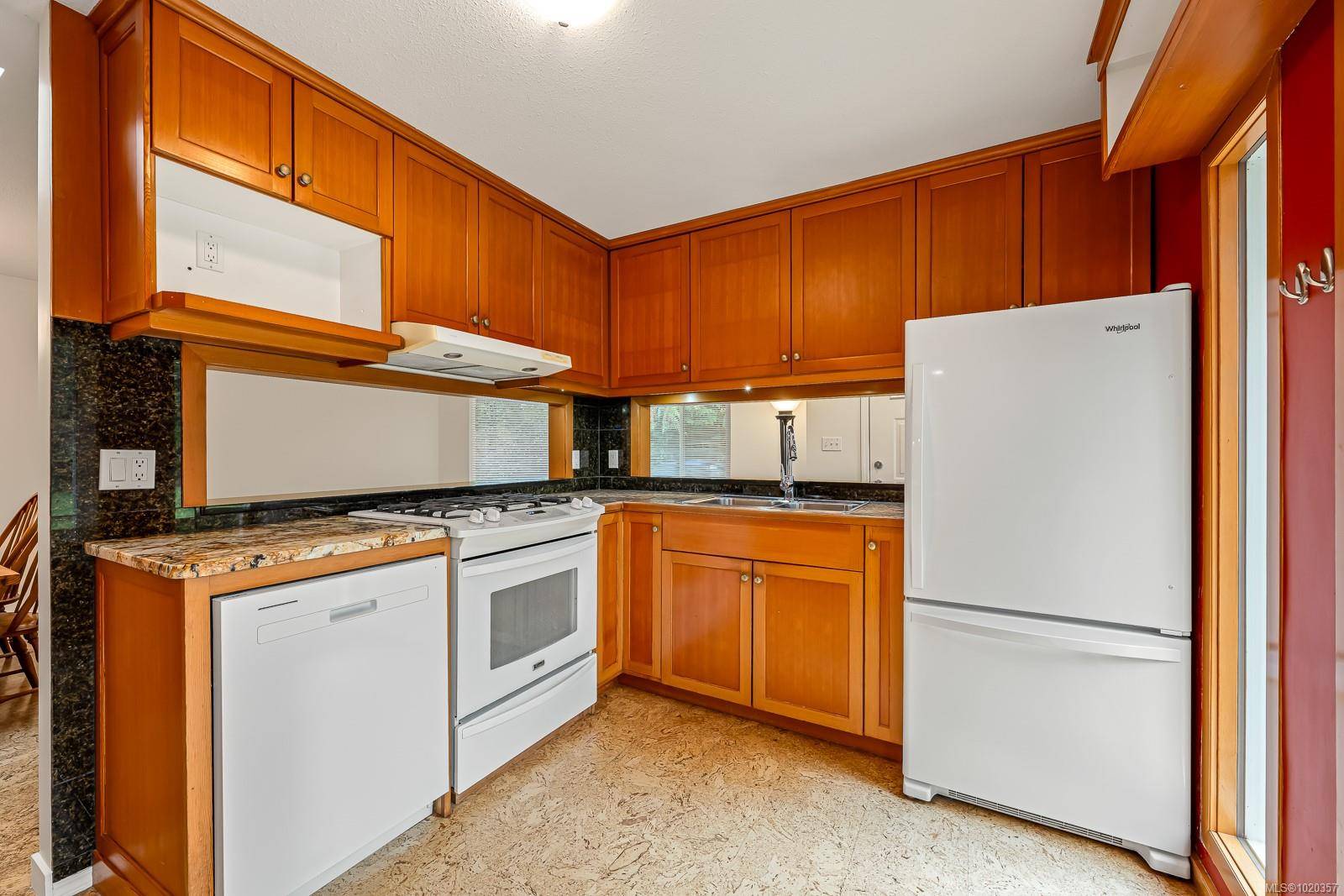 Courtenay, BC V9N 3L3,379 Willemar Ave #B