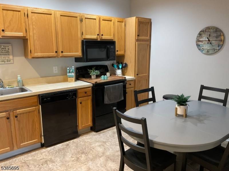 West Milford Twp., NJ 07480,5318 Richmond Rd #318