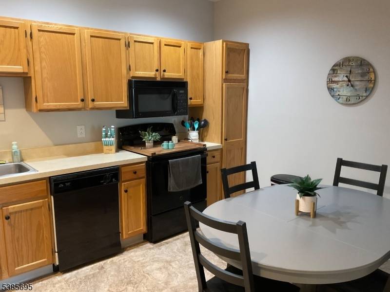 West Milford Twp., NJ 07480,5318 Richmond Rd #318