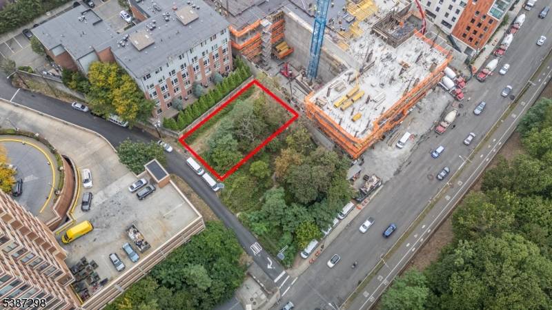 Fort Lee Boro, NJ 07024,107 Old Palisade Rd