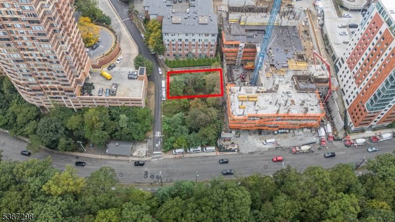 Fort Lee Boro, NJ 07024,107 Old Palisade Rd