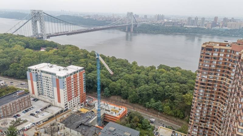 Fort Lee Boro, NJ 07024,107 Old Palisade Rd