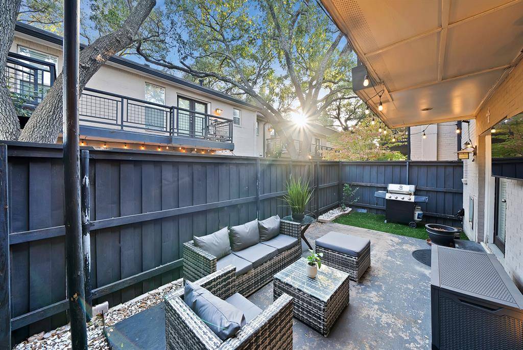 Dallas, TX 75230,7738 Meadow Road #109