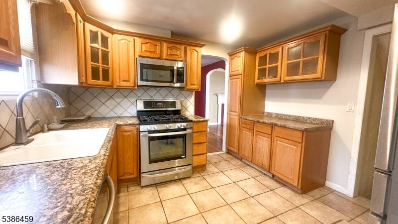 Elizabeth City, NJ 07202,706 Cedar Ave