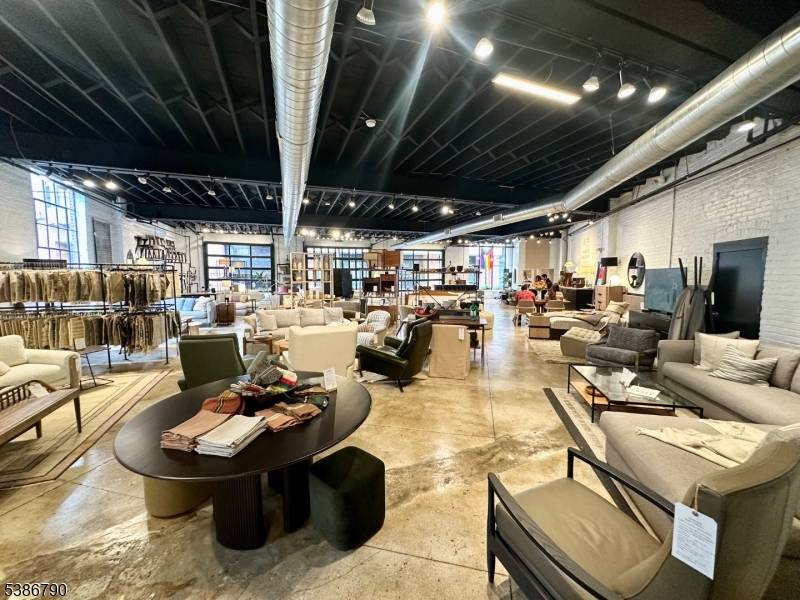 Montclair Twp., NJ 07042,5 S. Willow St