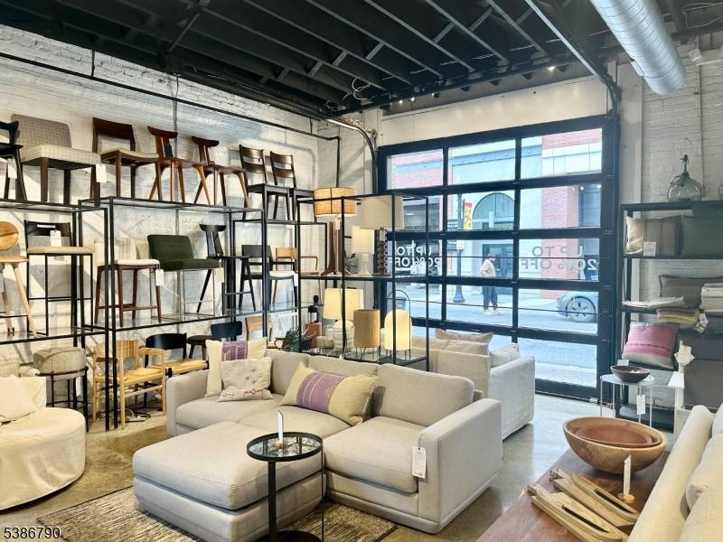 Montclair Twp., NJ 07042,5 S. Willow St