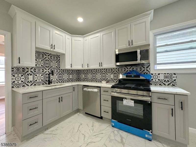 Clifton City, NJ 07011,137 Madeline Ave #2