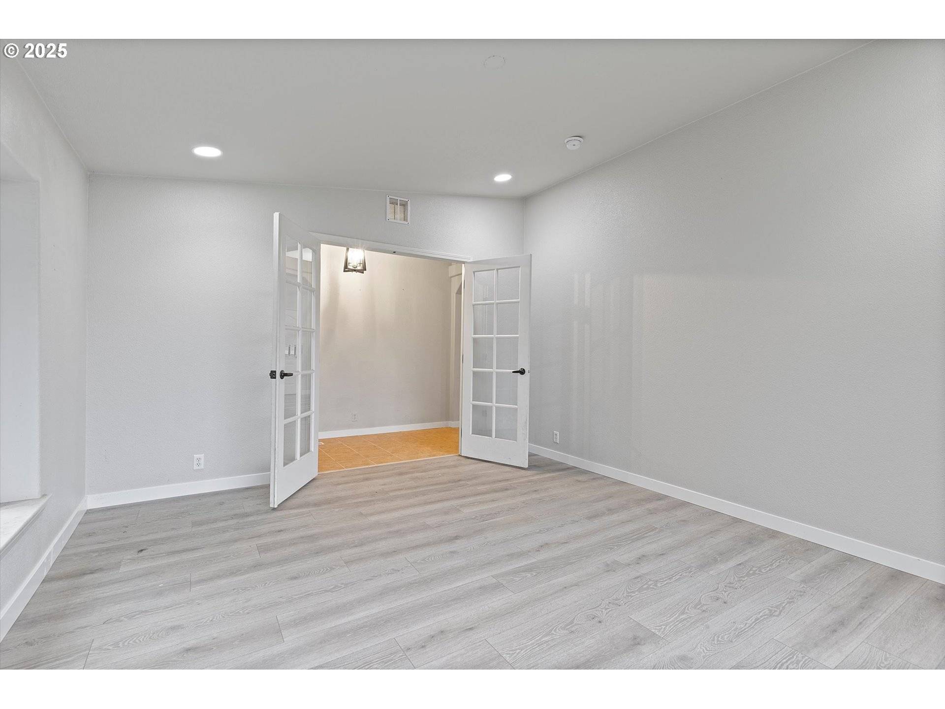 Waldport, OR 97394,135 SW WAKONDA BEACH RD