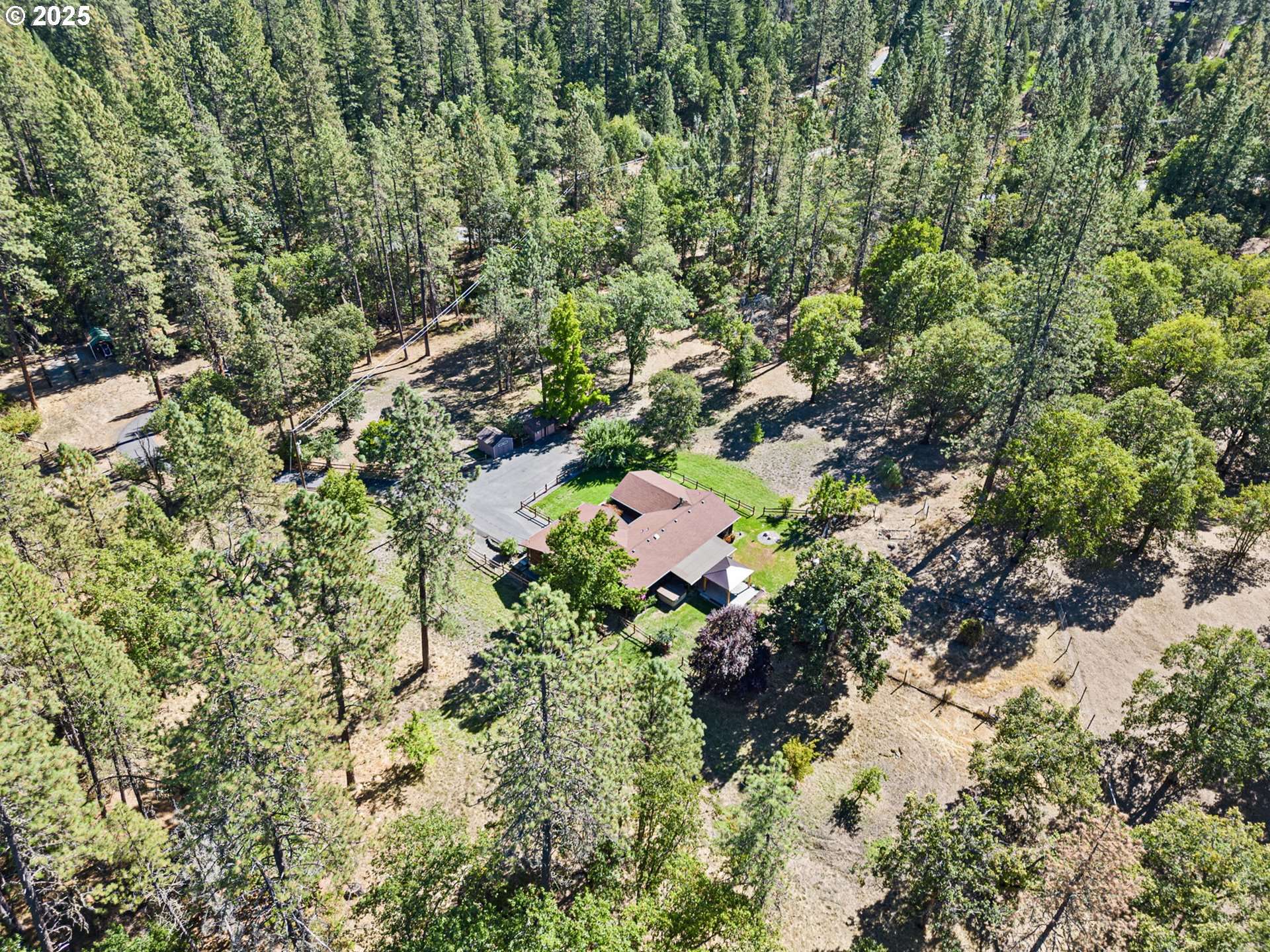 Grants Pass, OR 97526,1580 ROBERTSON BRIDGE RD