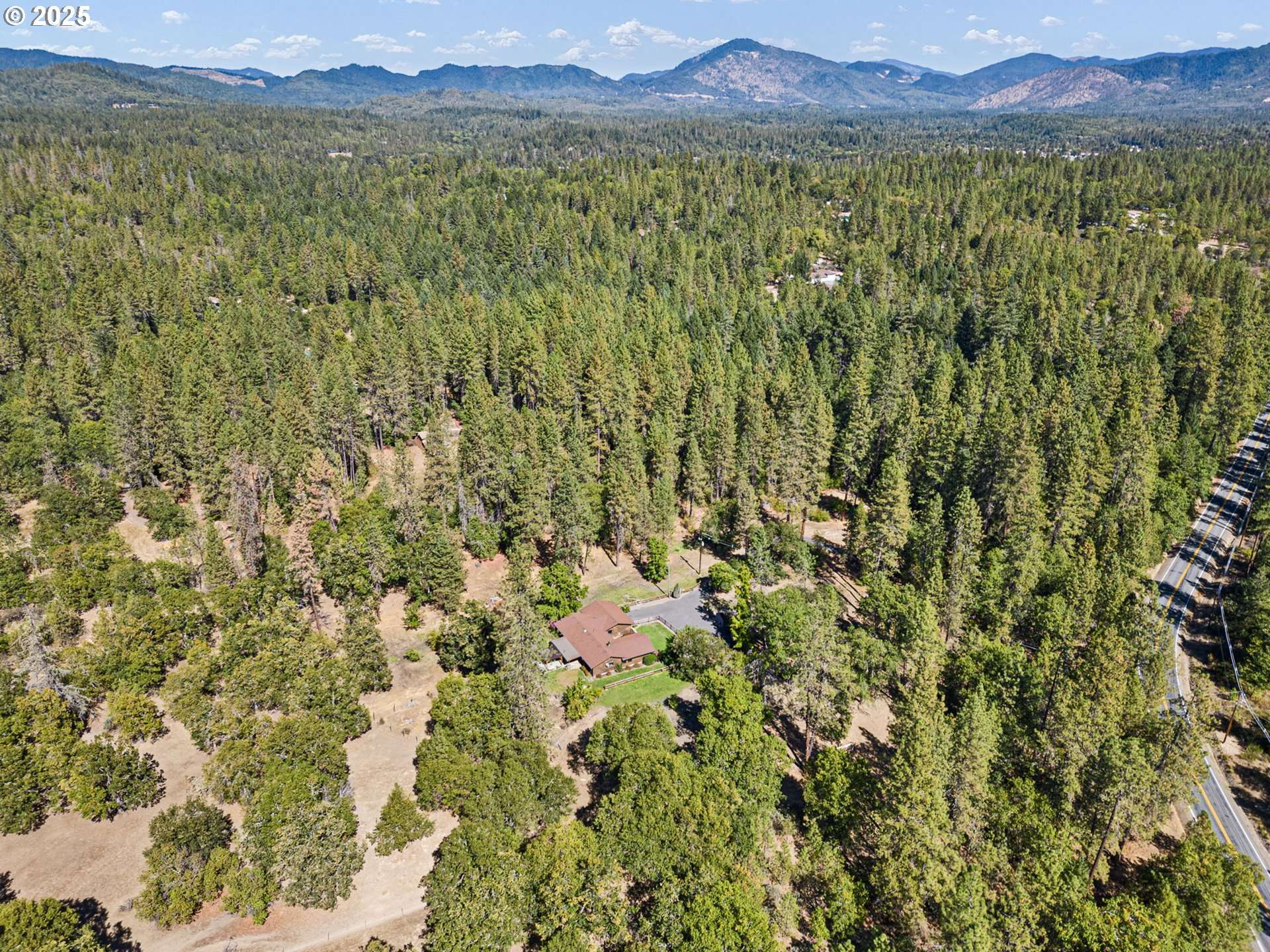 Grants Pass, OR 97526,1580 ROBERTSON BRIDGE RD