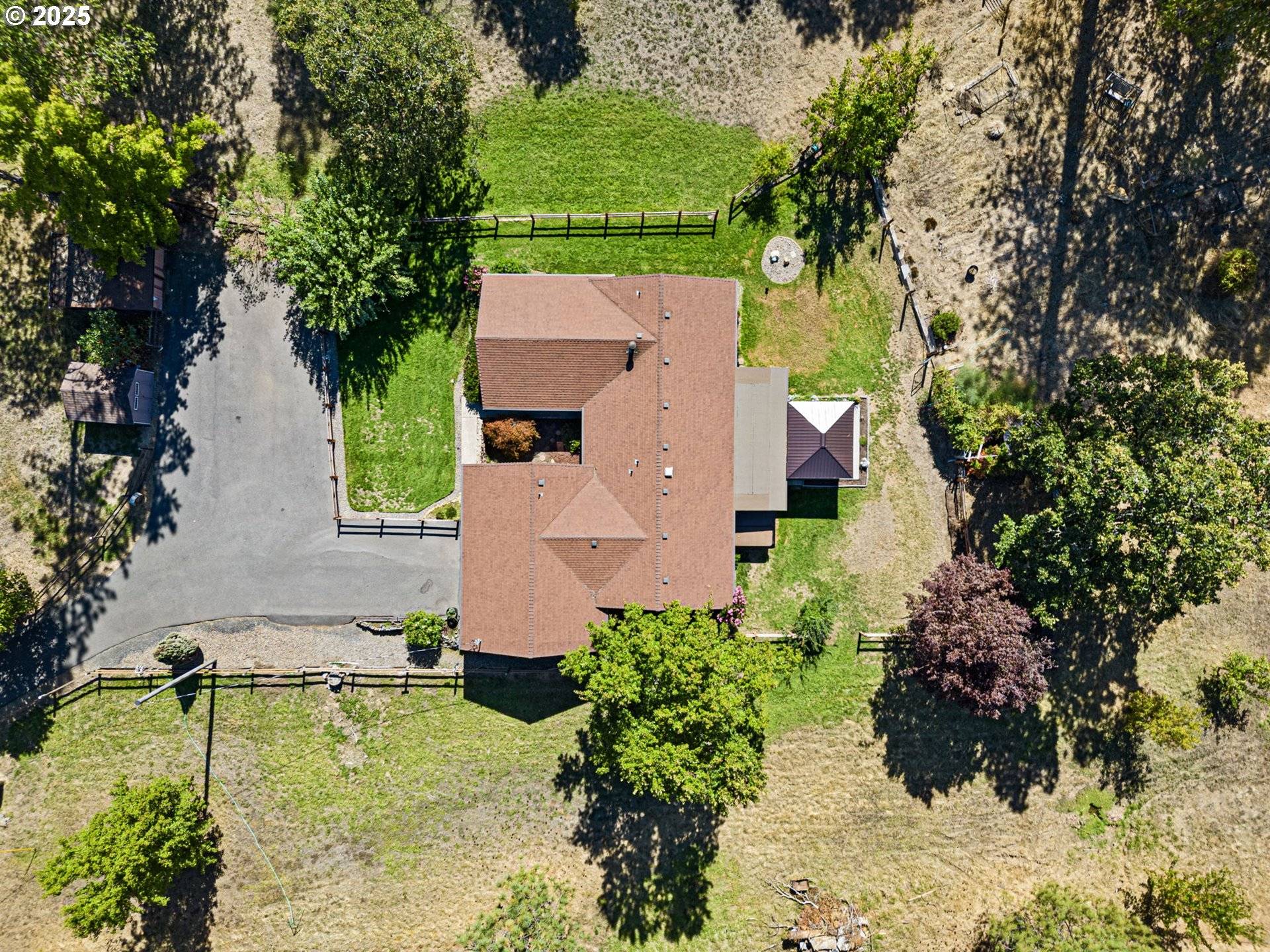 Grants Pass, OR 97526,1580 ROBERTSON BRIDGE RD