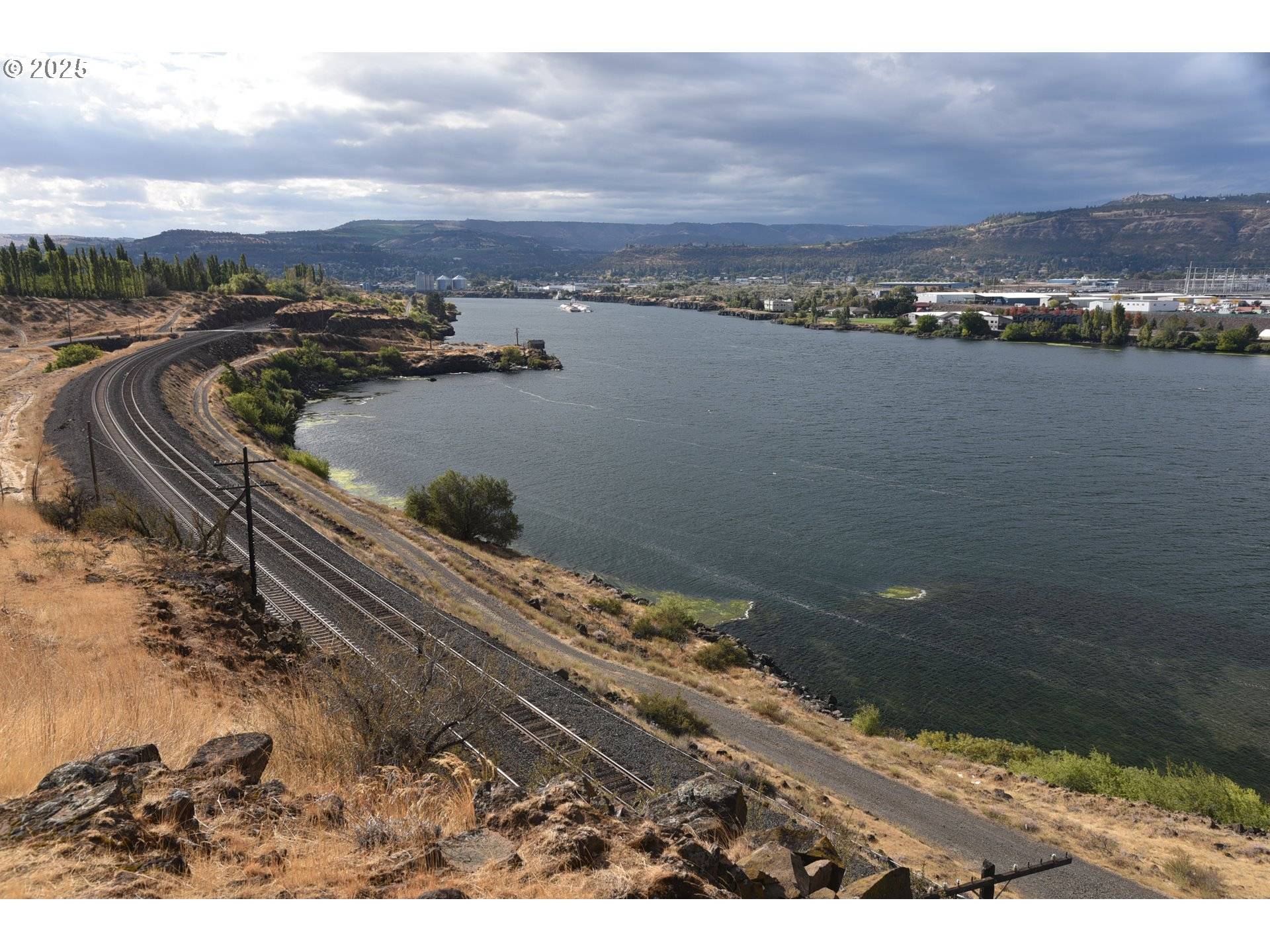 Dallesport, WA 98617,715 GARDEN LN