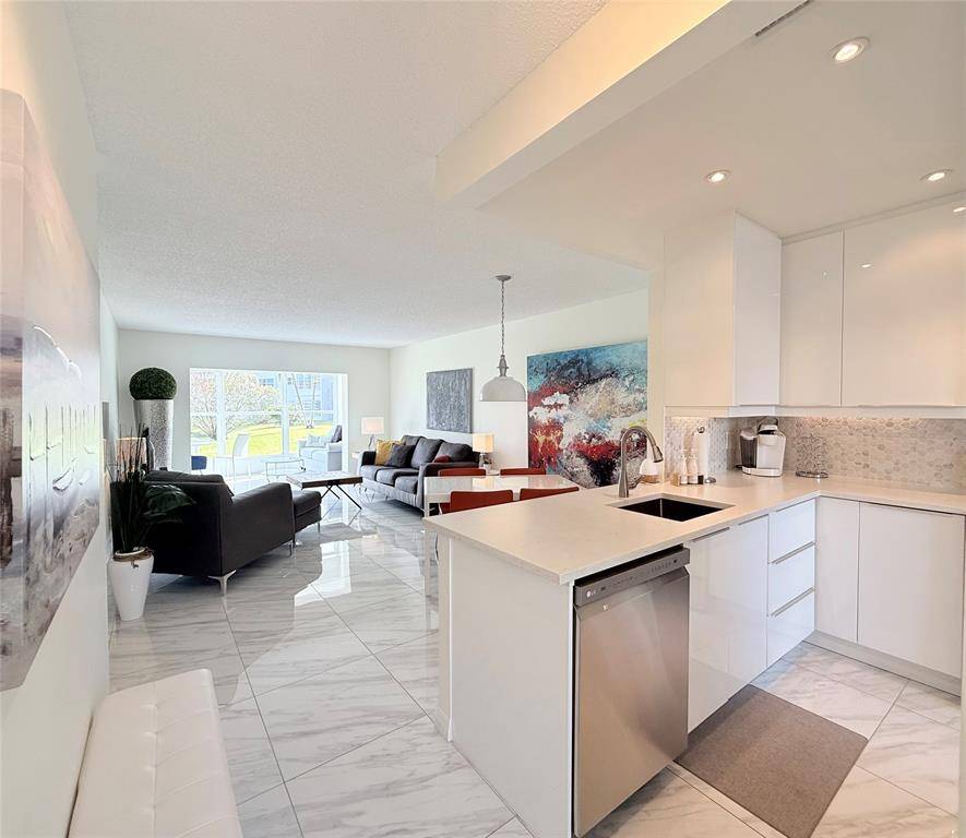 Lauderdale Lakes, FL 33319,4706 NW 36th St #412-S