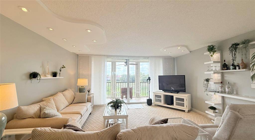 Lauderhill, FL 33319,3771 Environ Blvd #355