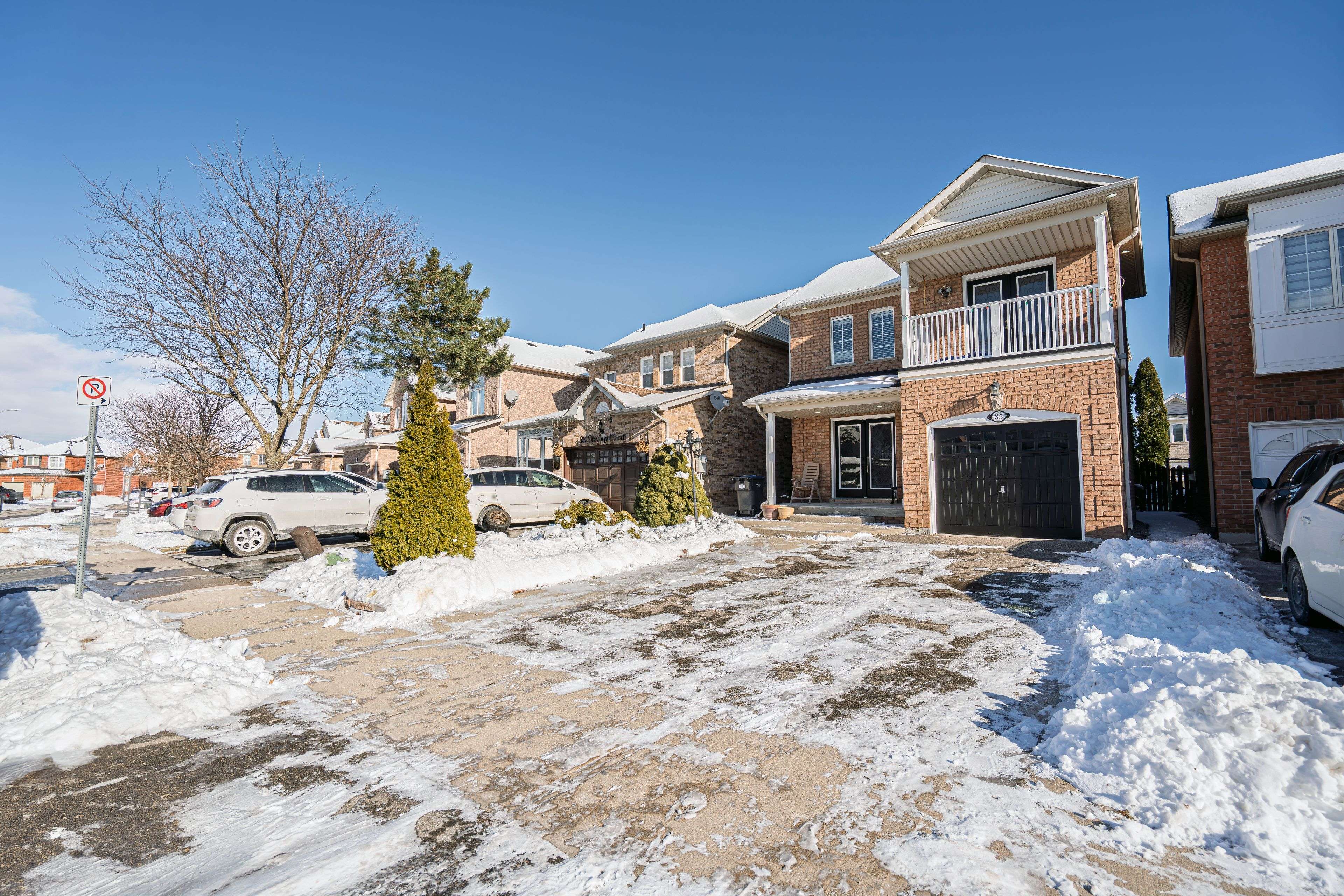 Brampton, ON L6X 4Z9,35 Dunlop CT