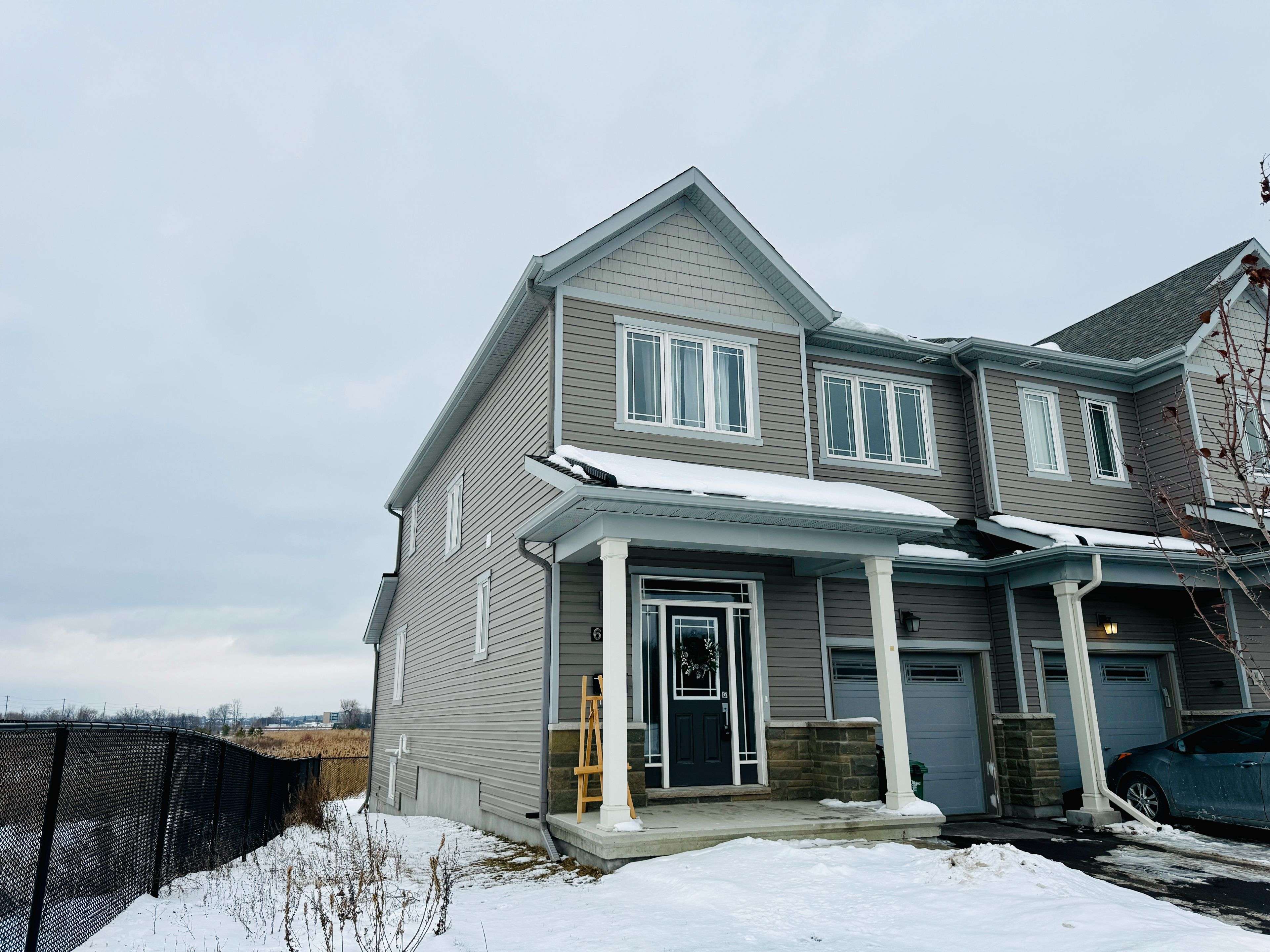 Barrhaven, ON K2J 7J6,634 Flagstaff DR