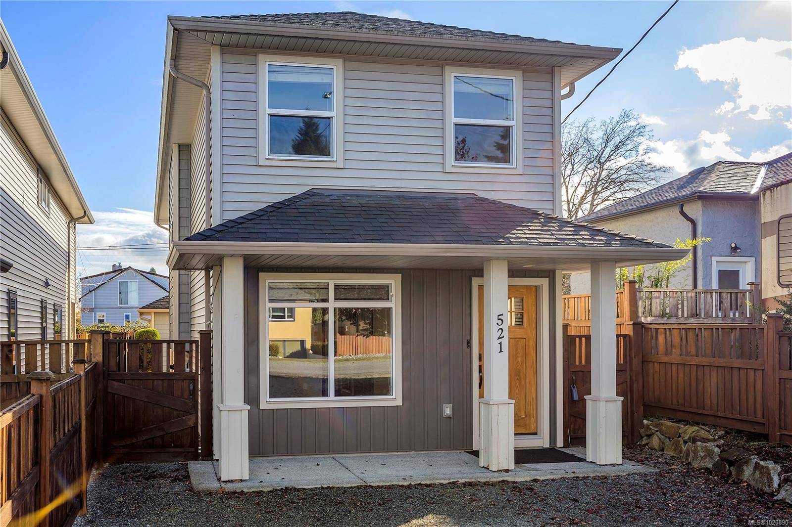 Ladysmith, BC V9G 1B7,521 High St