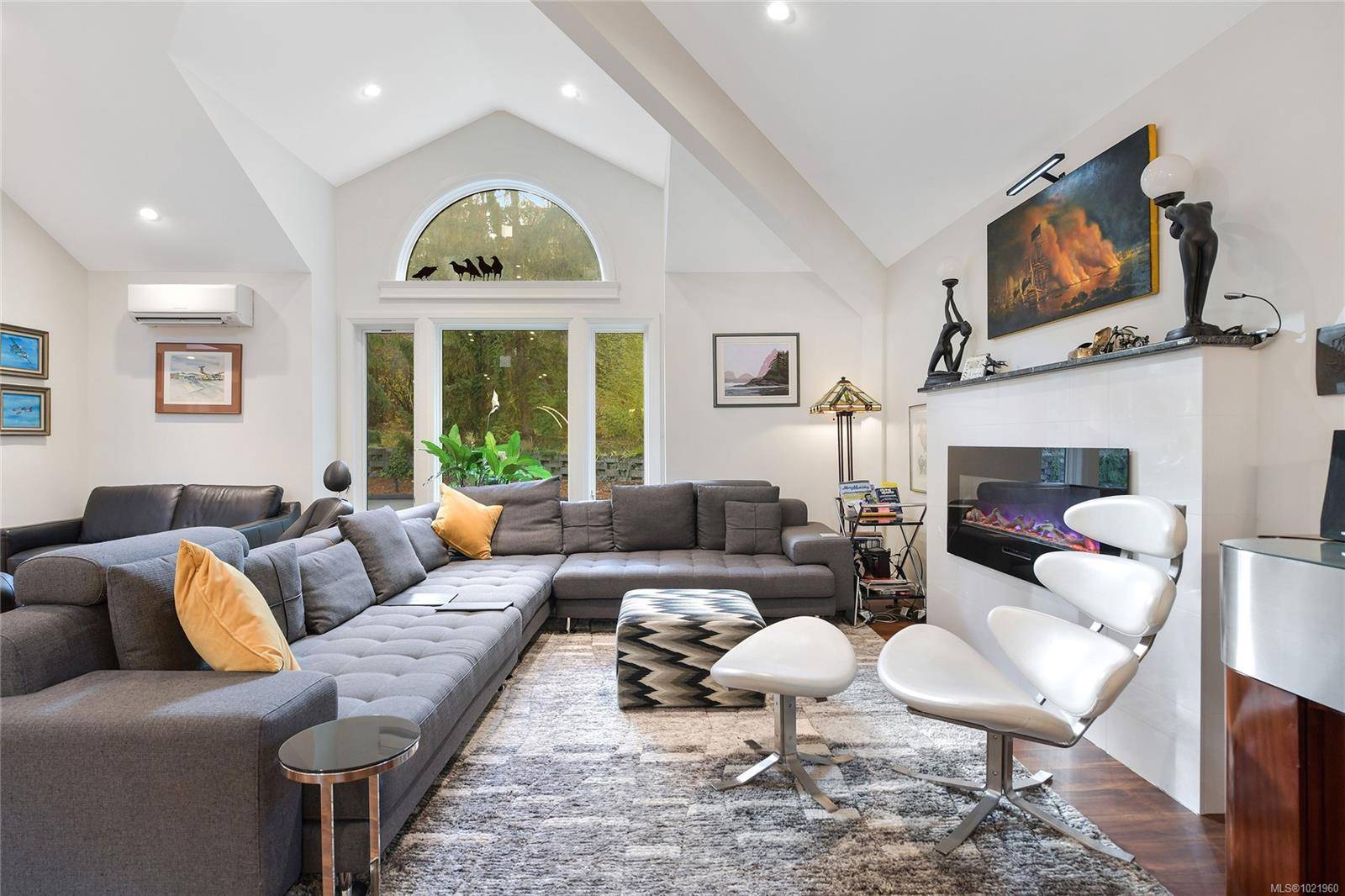 Saanich, BC V8Y 1R5,851 Sayward Rd