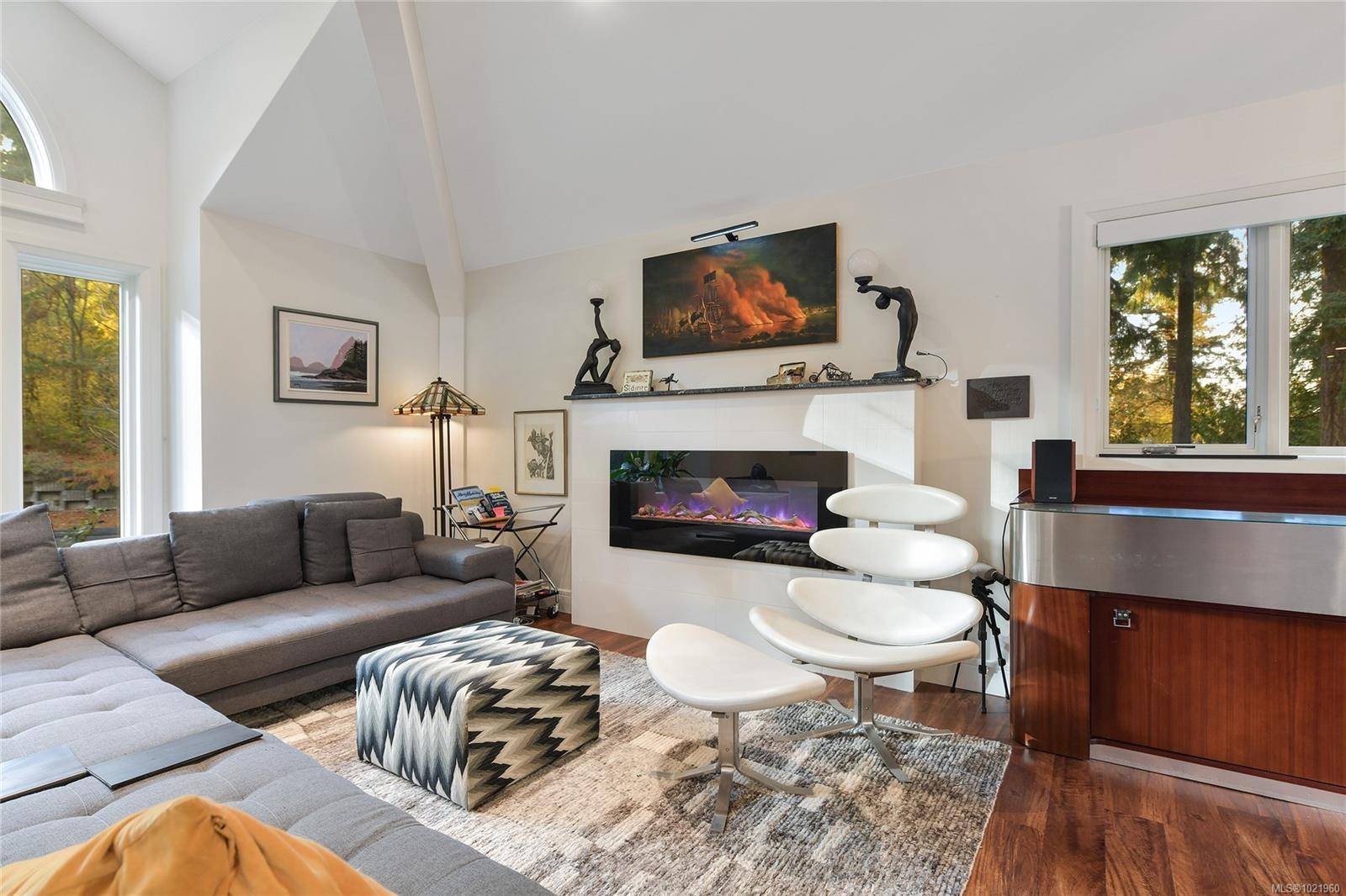 Saanich, BC V8Y 1R5,851 Sayward Rd