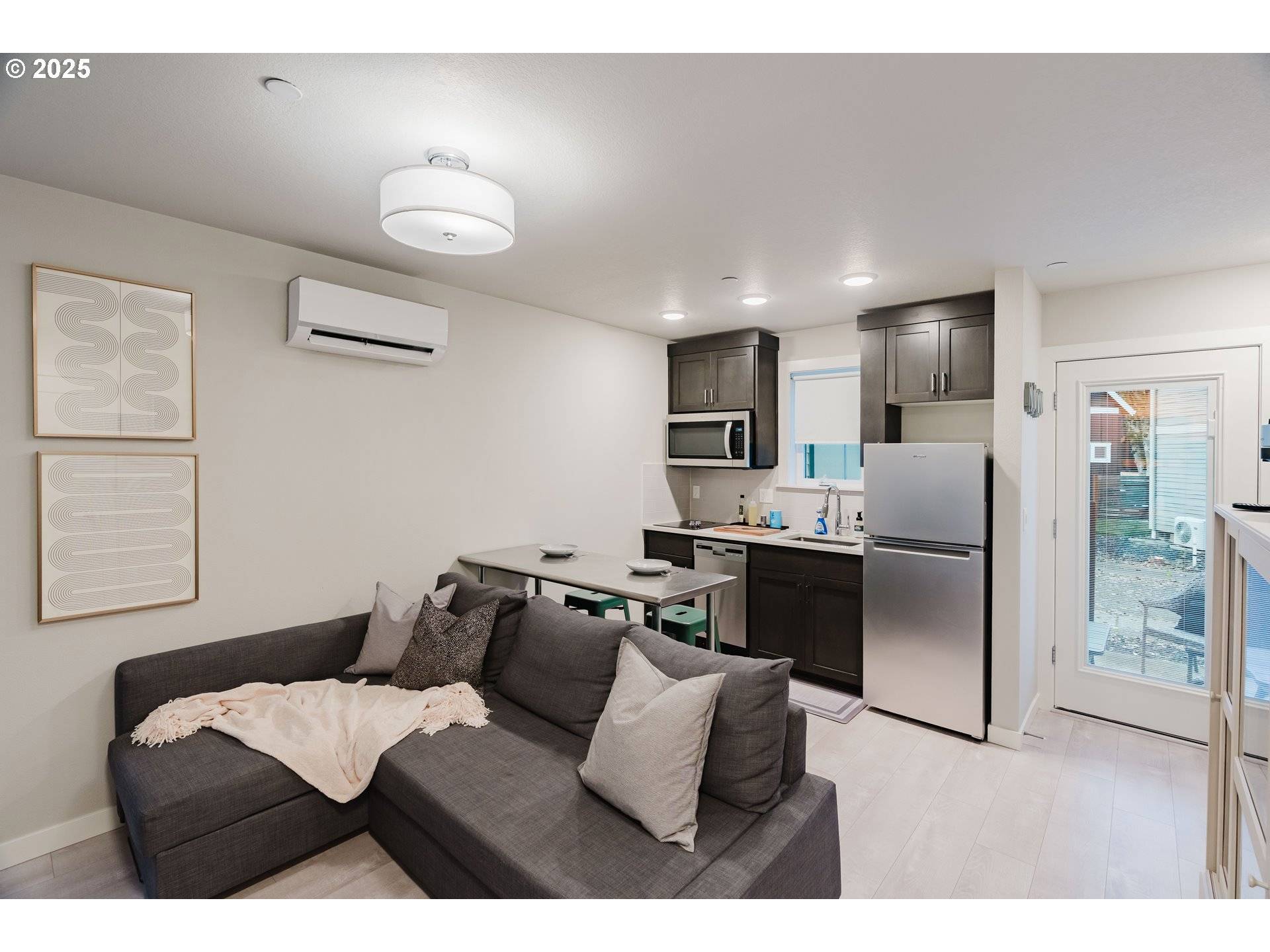 Salem, OR 97302,3937 SE COUSTEAU DR