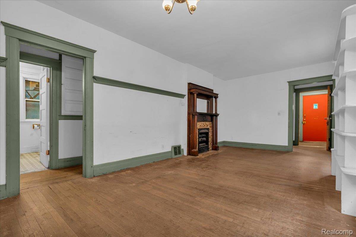 Detroit, MI 48202,5828 4th ST