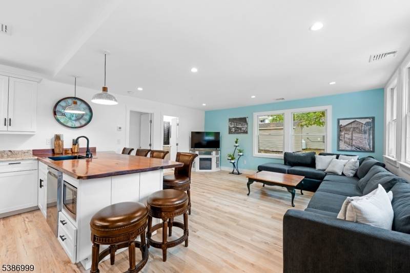 Fredon Twp., NJ 07860,21 Lake Rd