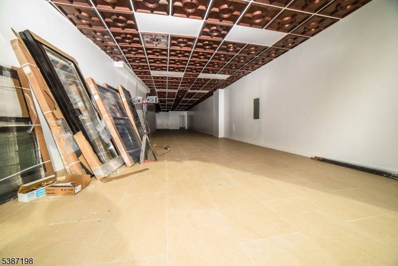 Paterson City, NJ 07505,275 Main St