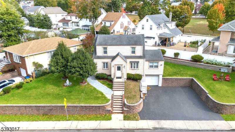 Kearny Town, NJ 07032,870 Passaic Ave