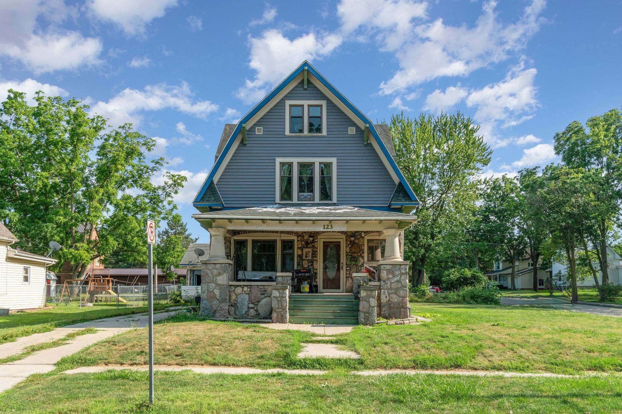 Alma, MI 48801,123 W End ST