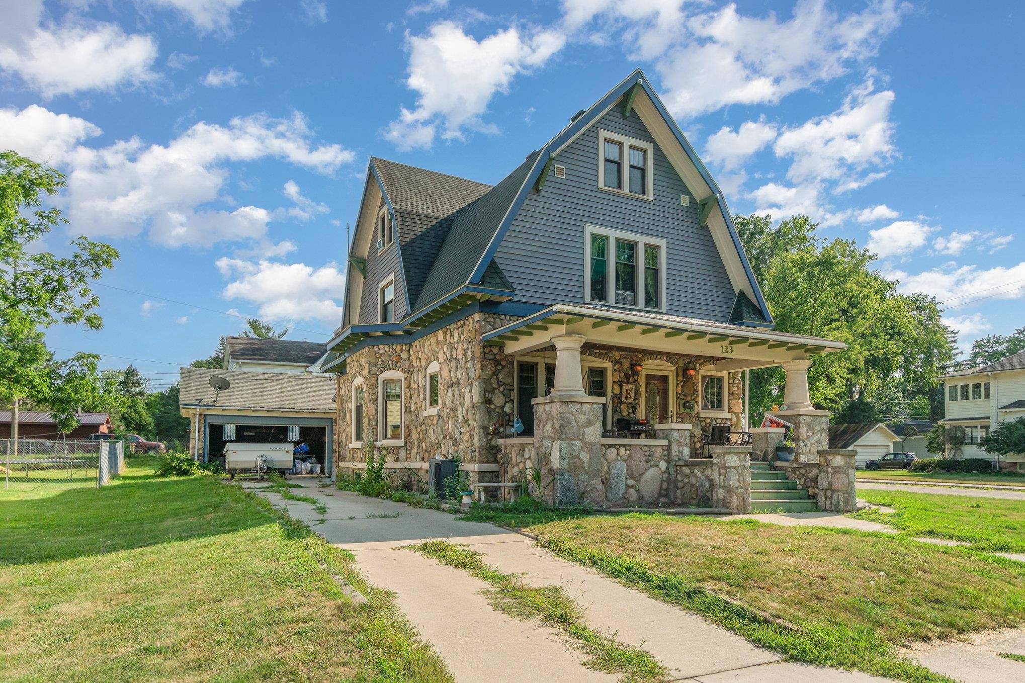 Alma, MI 48801,123 W End ST