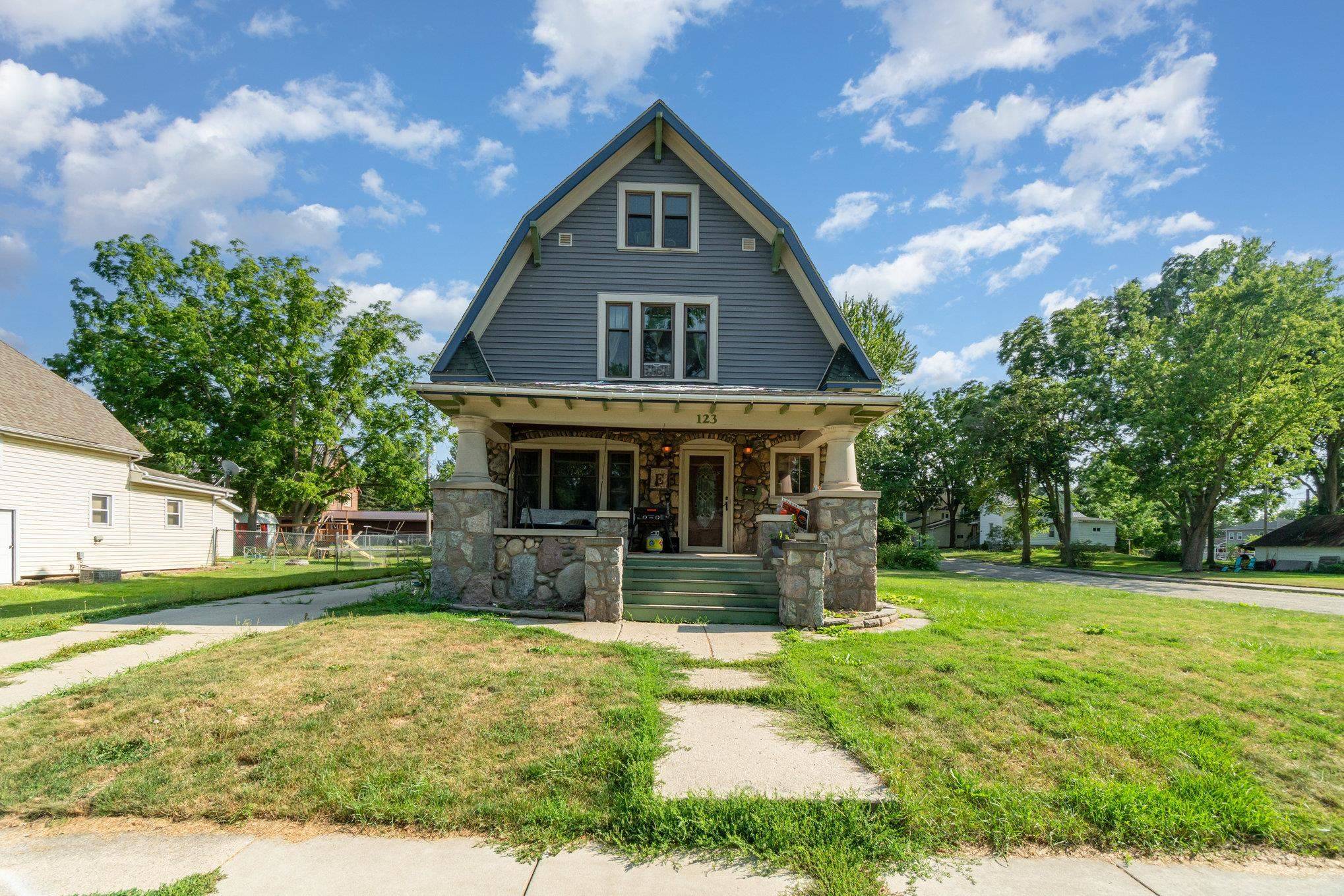 Alma, MI 48801,123 W End ST